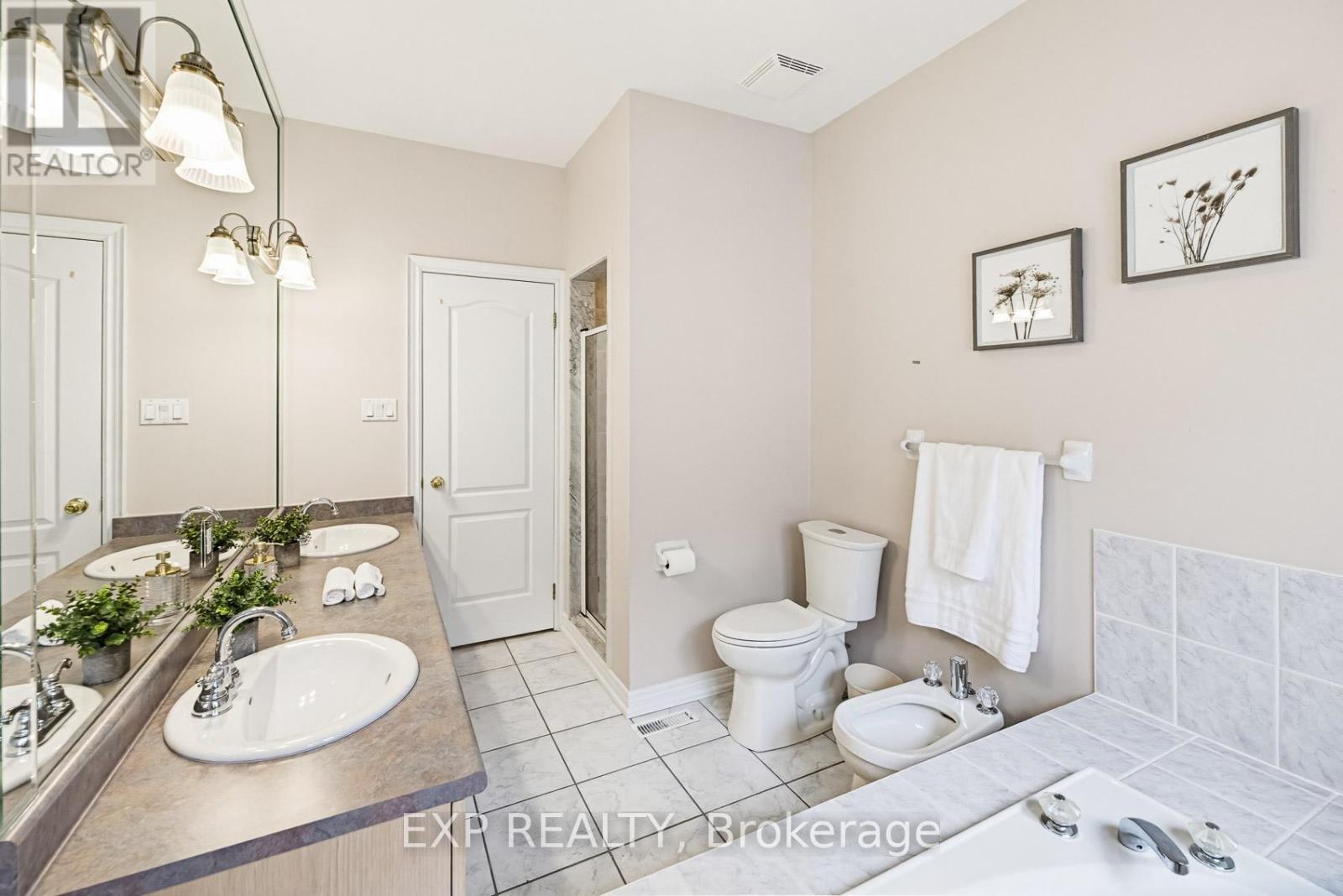 126 Carmela Avenue, Richmond Hill, Ontario  L4E 2V6 - Photo 29 - N13095182