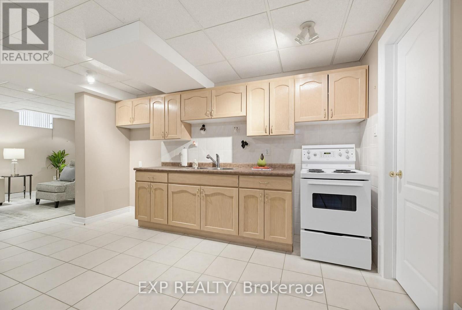 126 Carmela Avenue, Richmond Hill, Ontario  L4E 2V6 - Photo 38 - N13095182