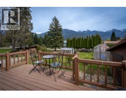 127 8th Street N, Kaslo, British Columbia