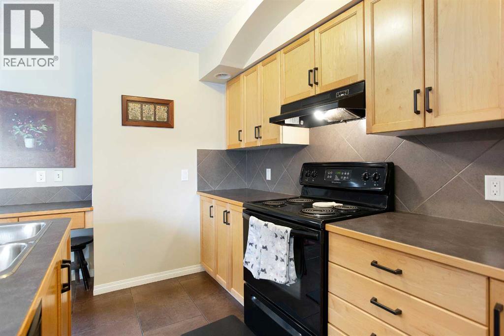 204 Eversyde Circle Sw, Calgary, Alberta  T2Y 4T4 - Photo 13 - A2299298