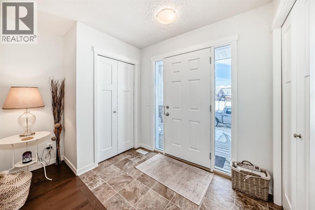 304 Willow Street, Cochrane, Alberta  T4C 0Y9 - Photo 2 - A2308410