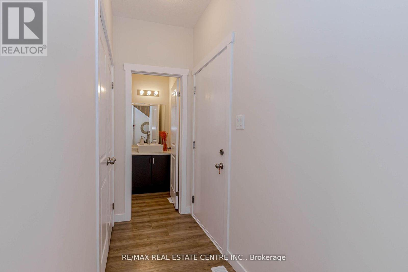 8 Moon Crescent, Cambridge, Ontario  N1S 0C4 - Photo 32 - X13046104