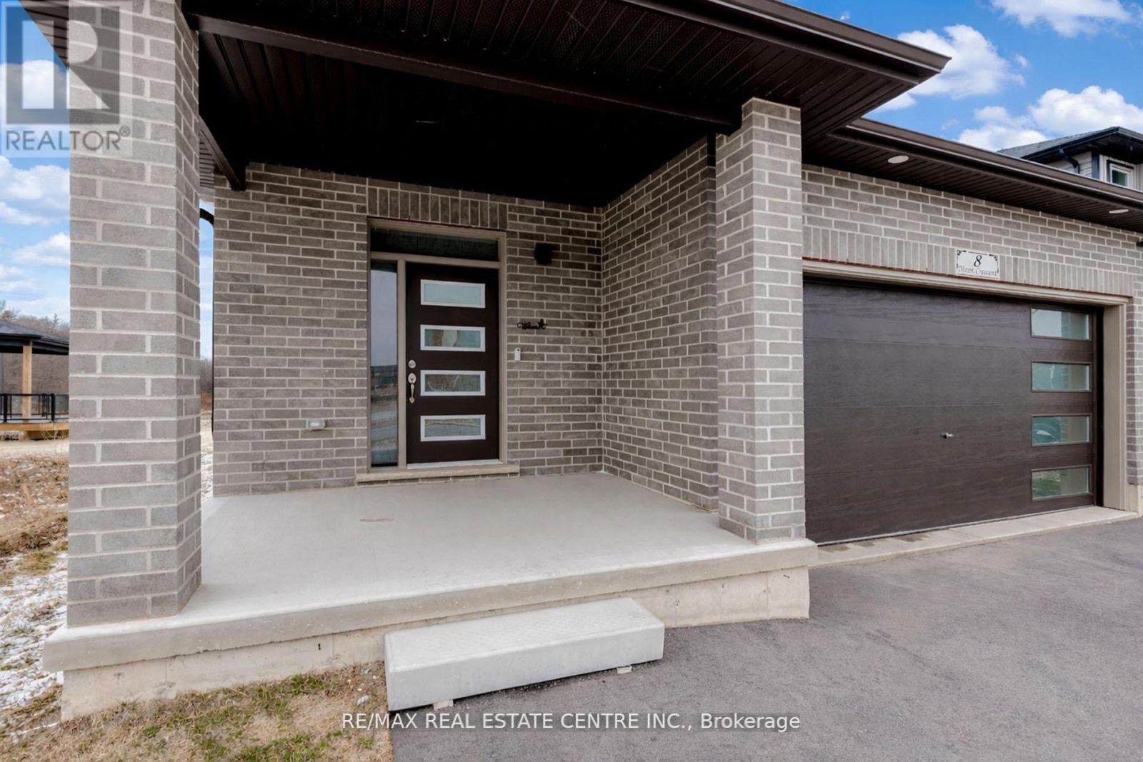 8 Moon Crescent, Cambridge, Ontario  N1S 0C4 - Photo 4 - X13046104