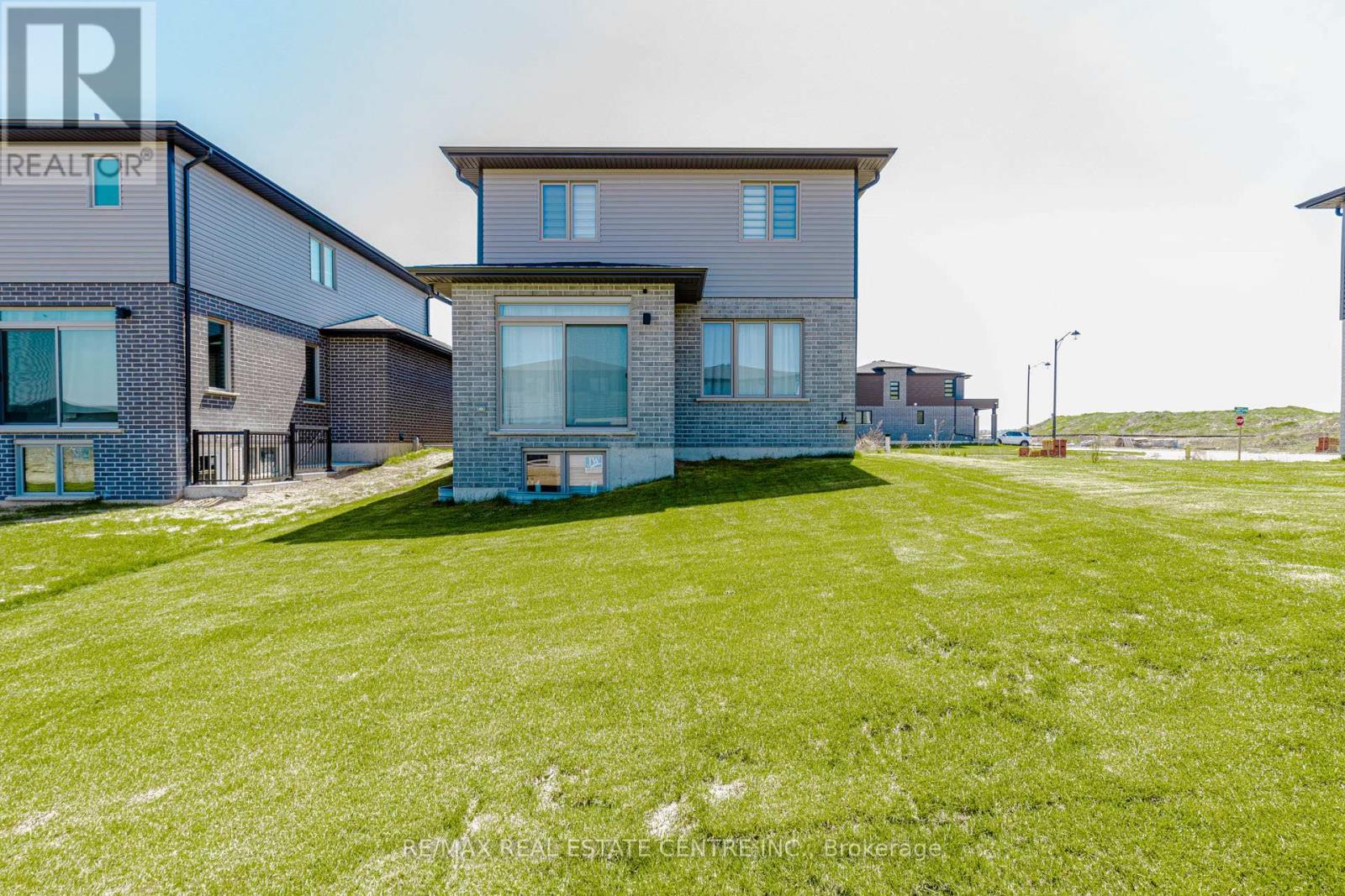 8 Moon Crescent, Cambridge, Ontario  N1S 0C4 - Photo 37 - X13046104