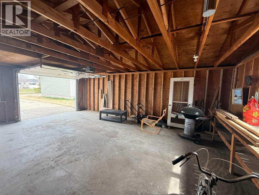 105 4th Avenue Sw, Falher, Alberta  T0H 1M0 - Photo 14 - A2308946