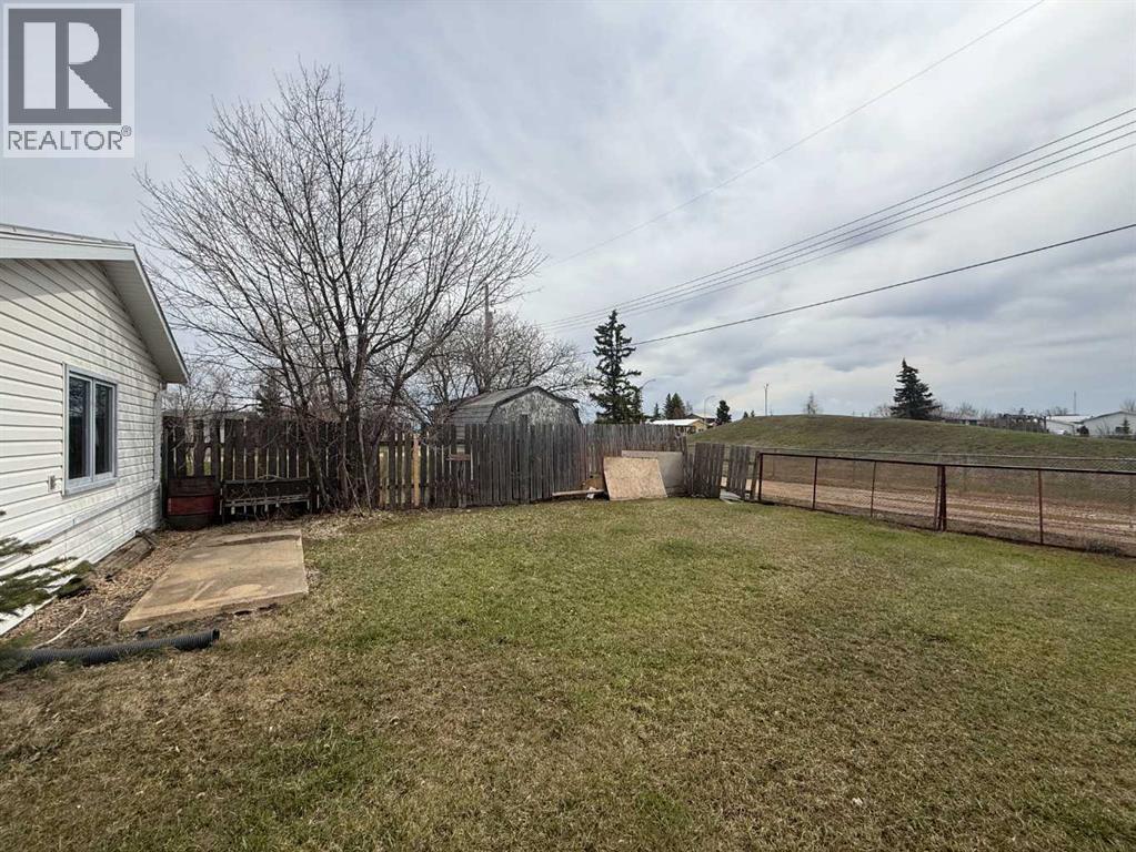 105 4th Avenue Sw, Falher, Alberta  T0H 1M0 - Photo 17 - A2308946