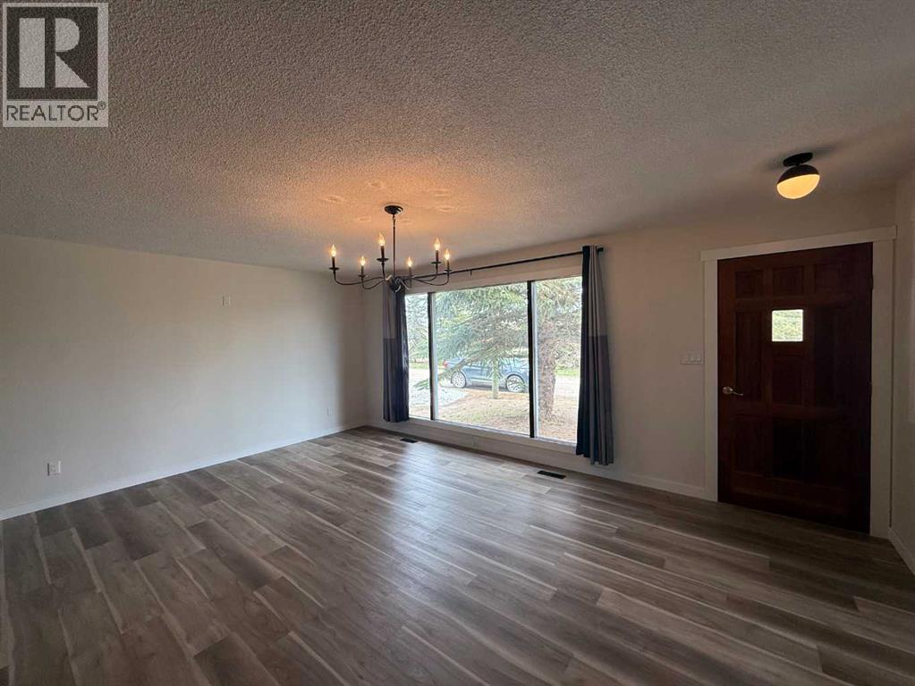 105 4th Avenue Sw, Falher, Alberta  T0H 1M0 - Photo 4 - A2308946