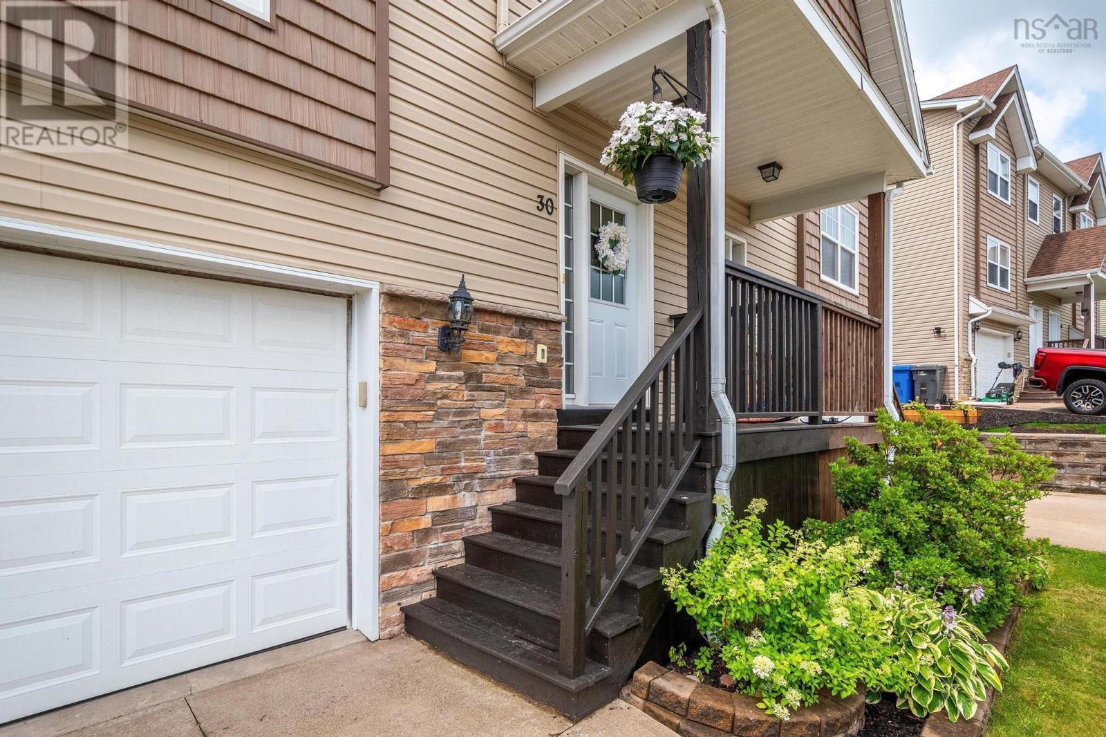 30 Avebury Court, Middle Sackville, Nova Scotia  B4E 0E9 - Photo 2 - 202609461