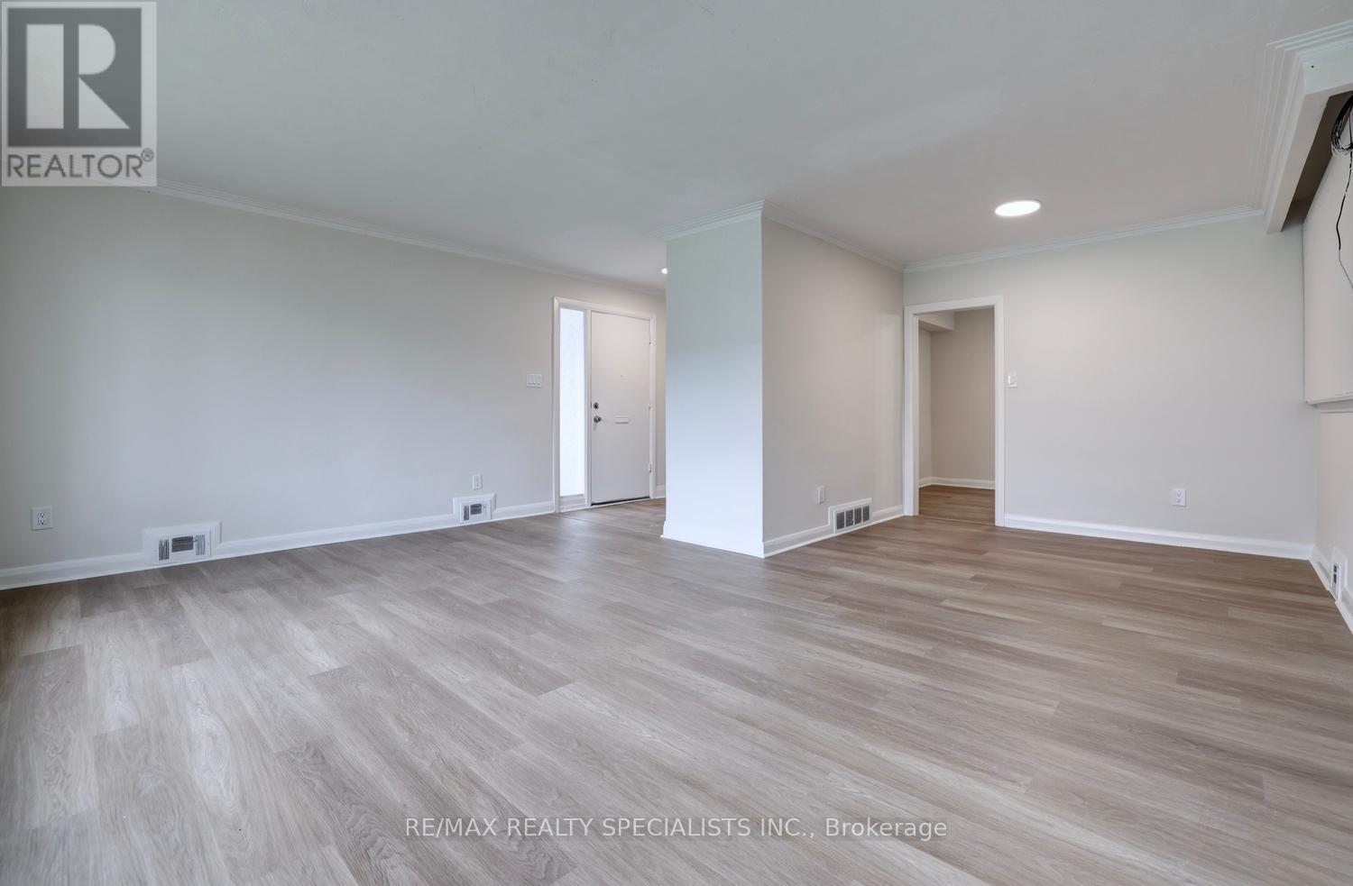 2434 Islington Avenue, Toronto, Ontario M9W 3X7 - Photo 5 - W13094904