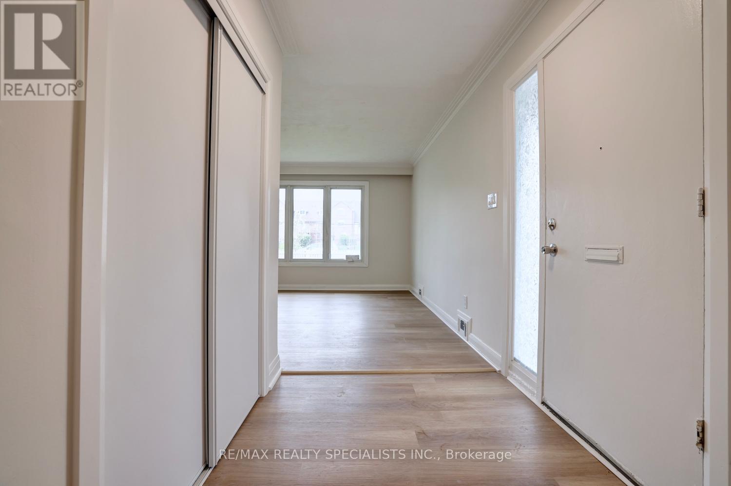 2434 Islington Avenue, Toronto, Ontario M9W 3X7 - Photo 6 - W13094904