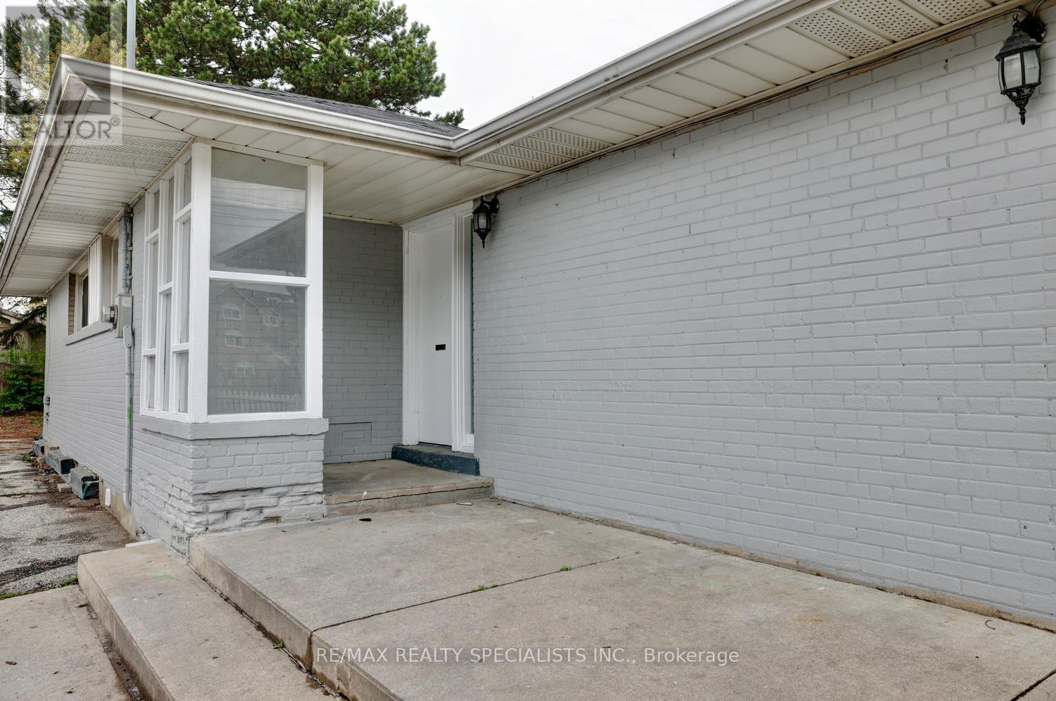 2434 Islington Avenue, Toronto, Ontario M9W 3X7 - Photo 7 - W13094904