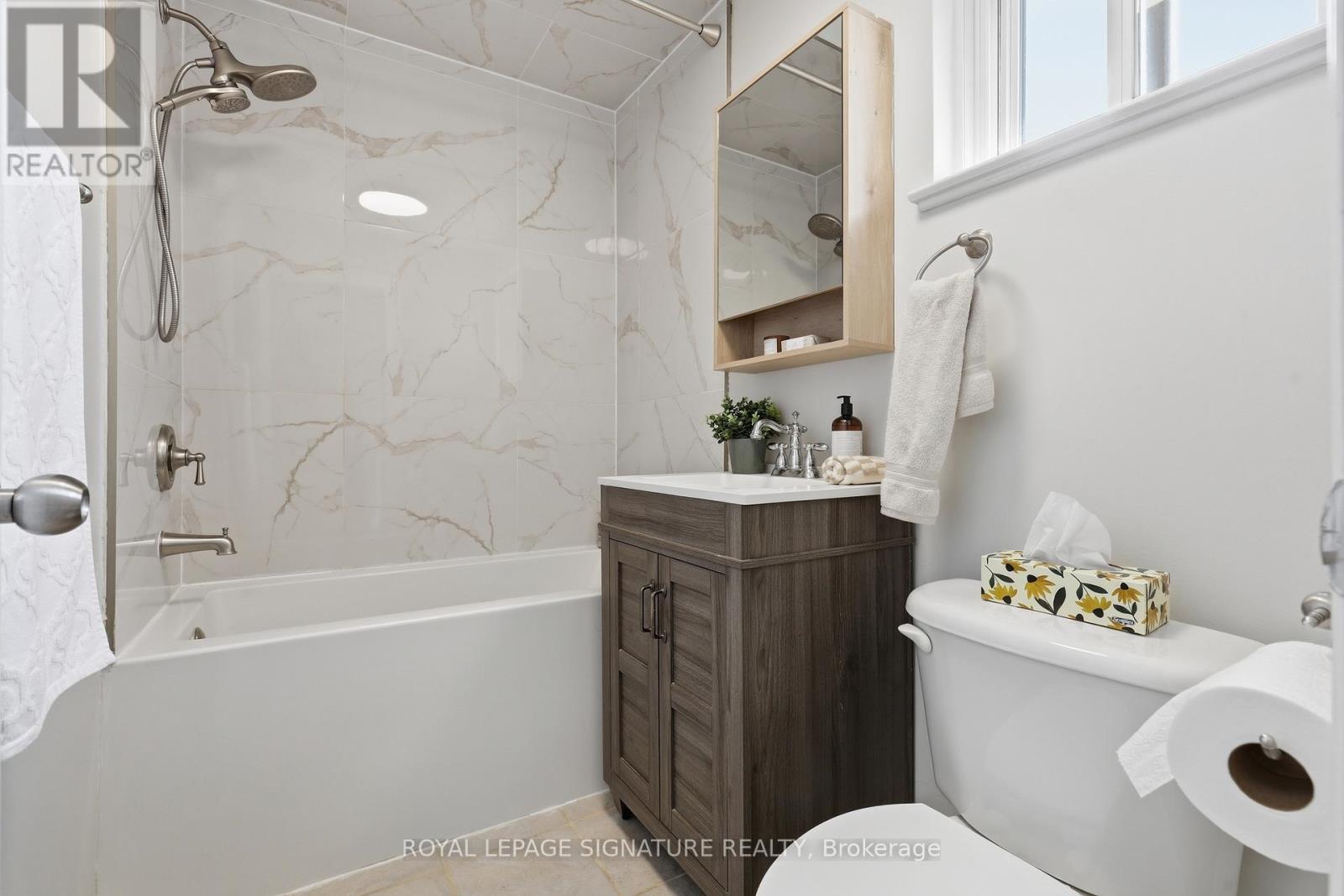 216 Folkstone Crescent, Brampton, Ontario  L6T 3N6 - Photo 10 - W13094918