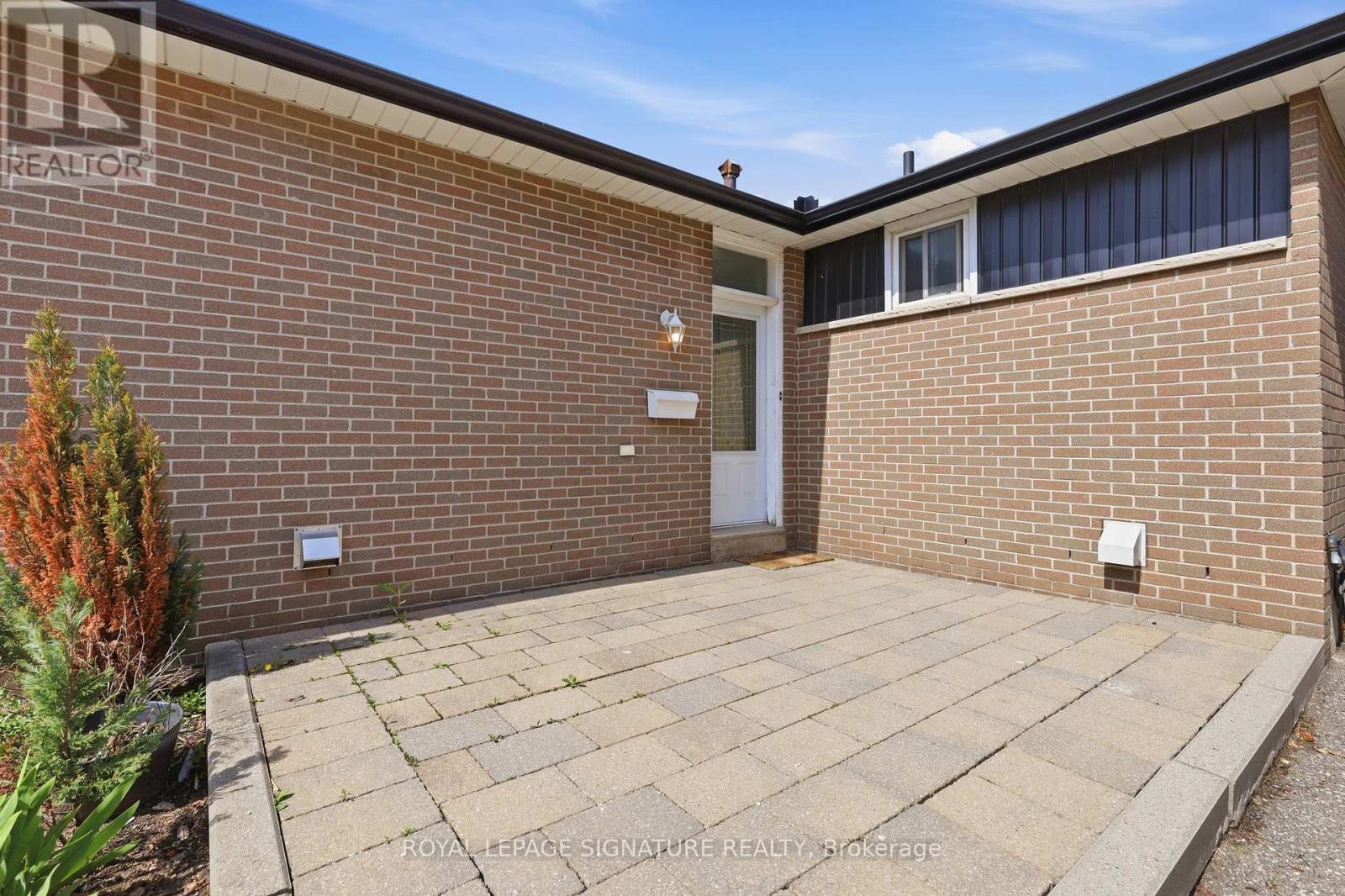 216 Folkstone Crescent, Brampton, Ontario  L6T 3N6 - Photo 25 - W13094918