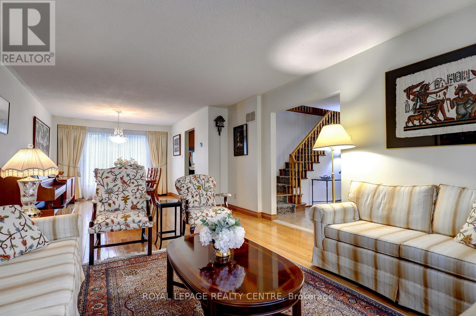 757 Damien Way, Mississauga, Ontario  L5C 3C3 - Photo 13 - W13095006