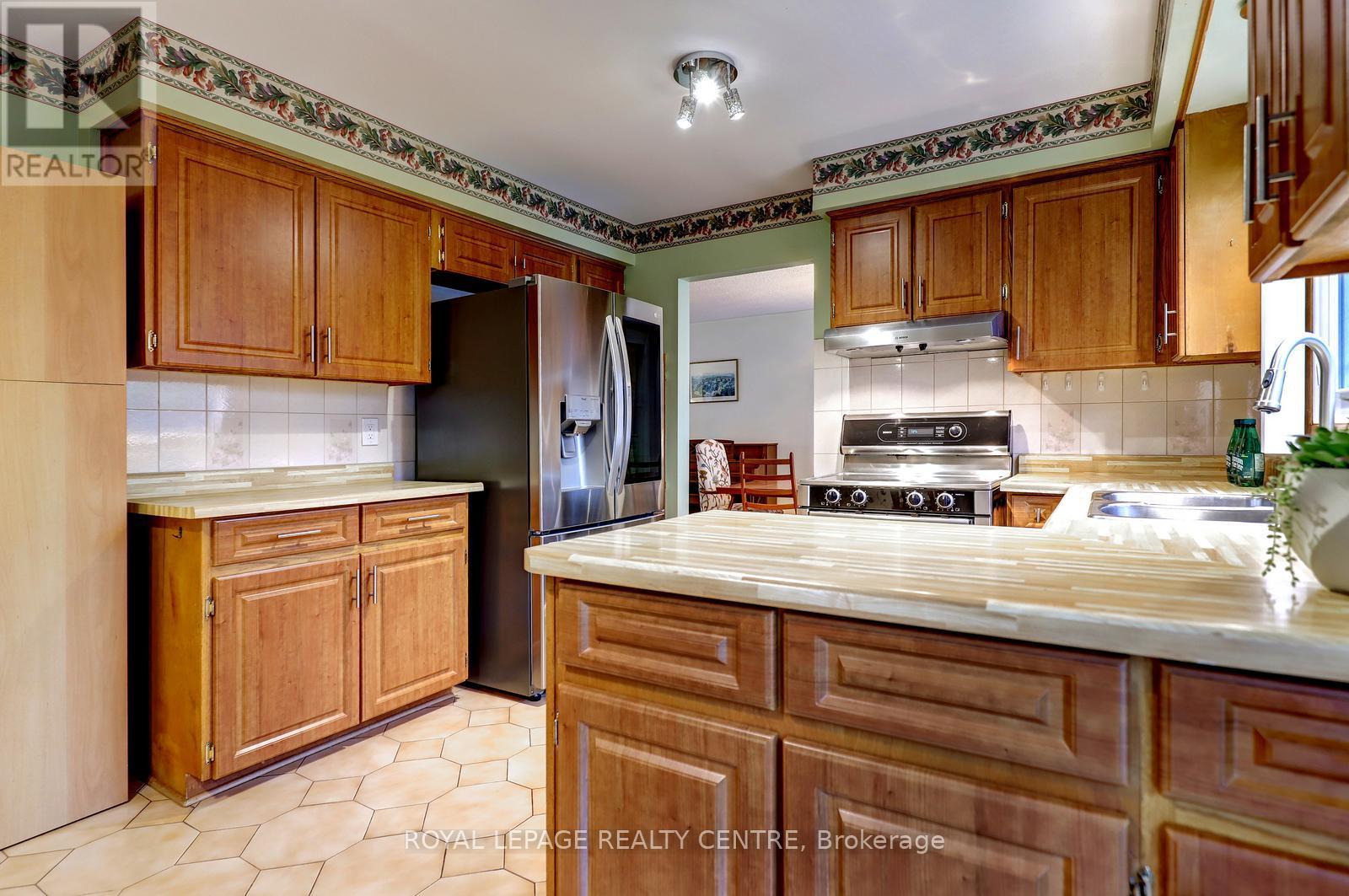 757 Damien Way, Mississauga, Ontario  L5C 3C3 - Photo 16 - W13095006