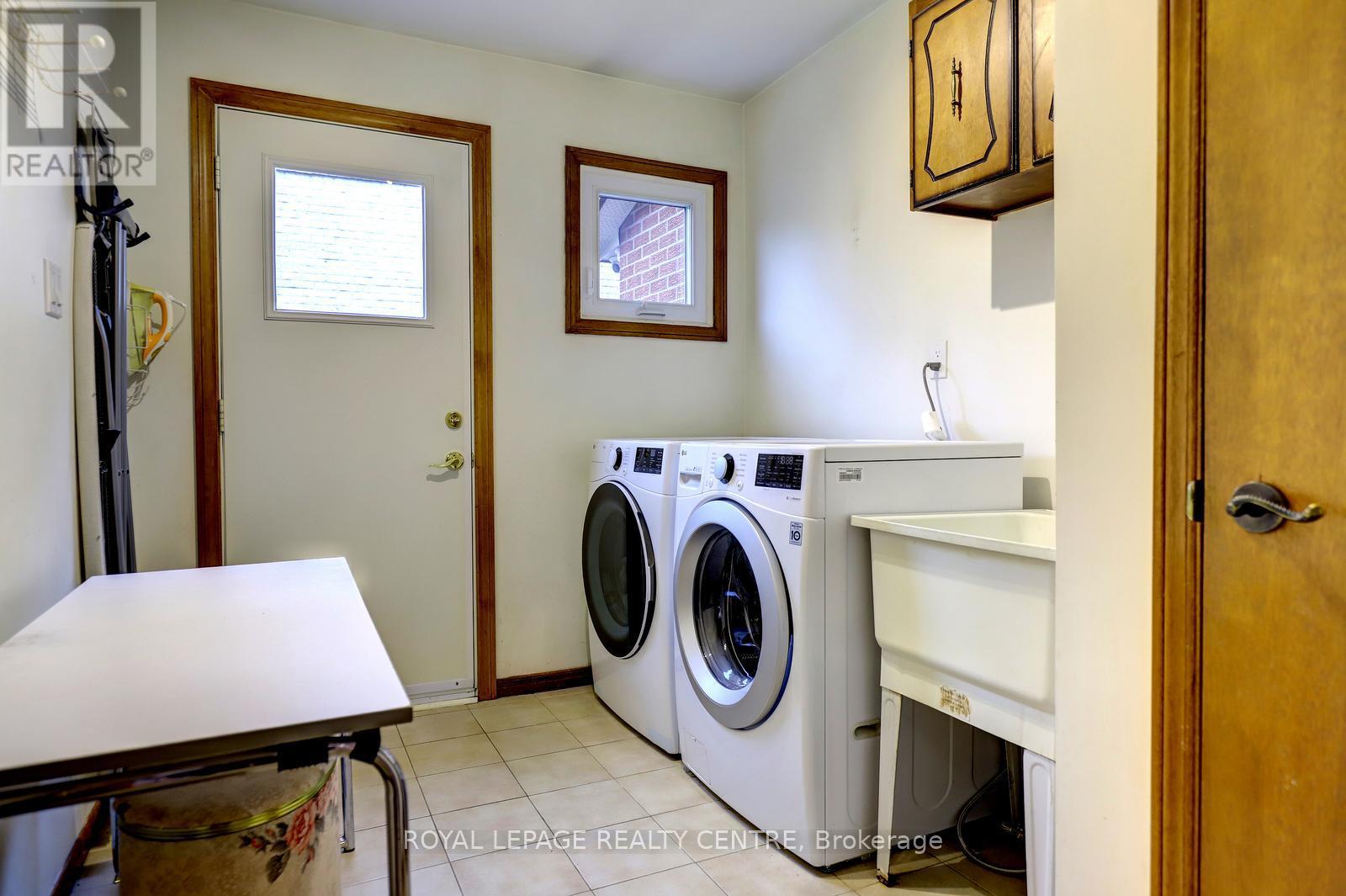 757 Damien Way, Mississauga, Ontario  L5C 3C3 - Photo 20 - W13095006