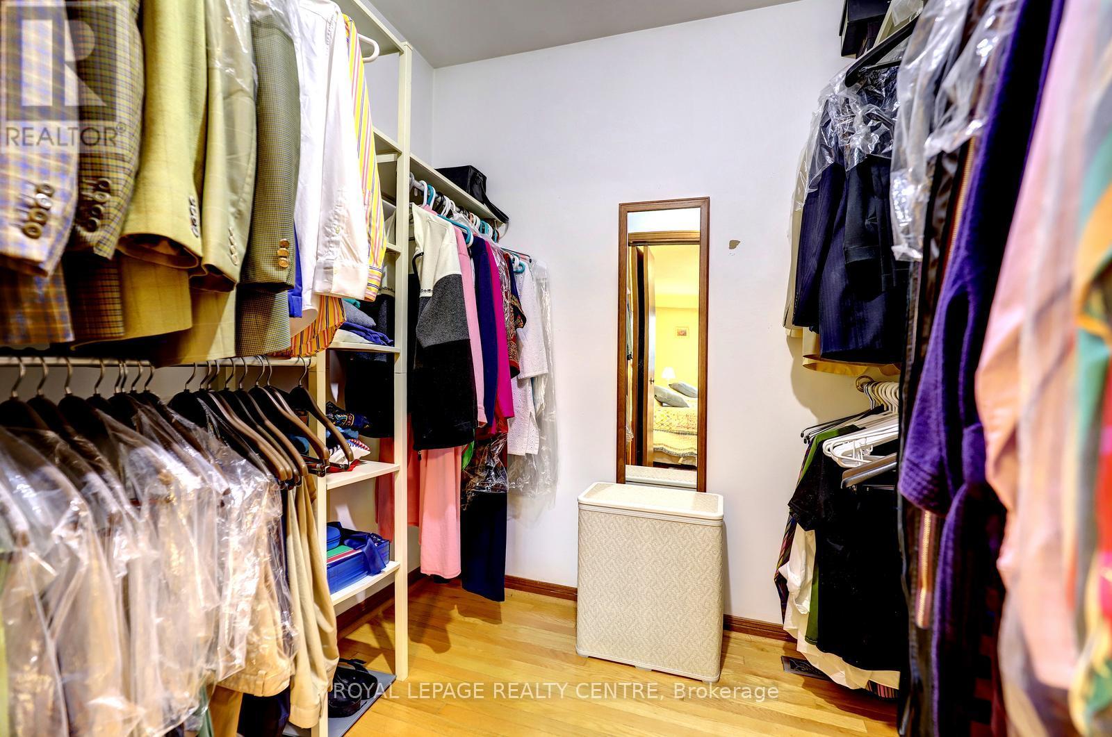 757 Damien Way, Mississauga, Ontario  L5C 3C3 - Photo 25 - W13095006