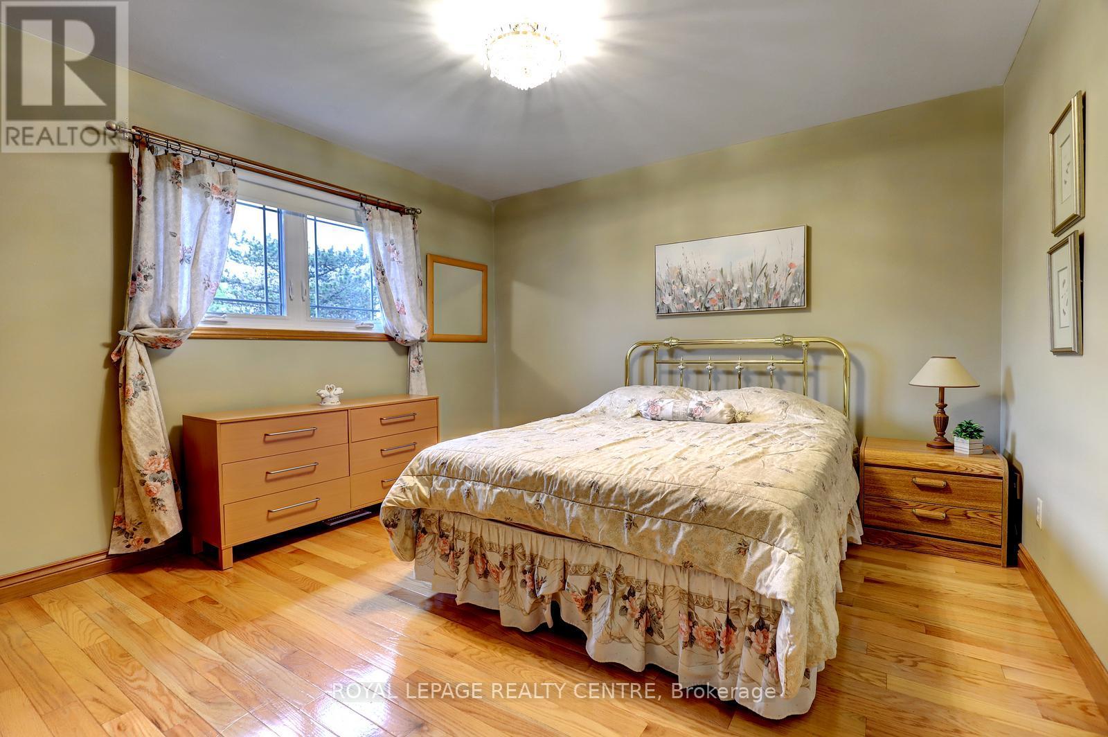 757 Damien Way, Mississauga, Ontario  L5C 3C3 - Photo 27 - W13095006