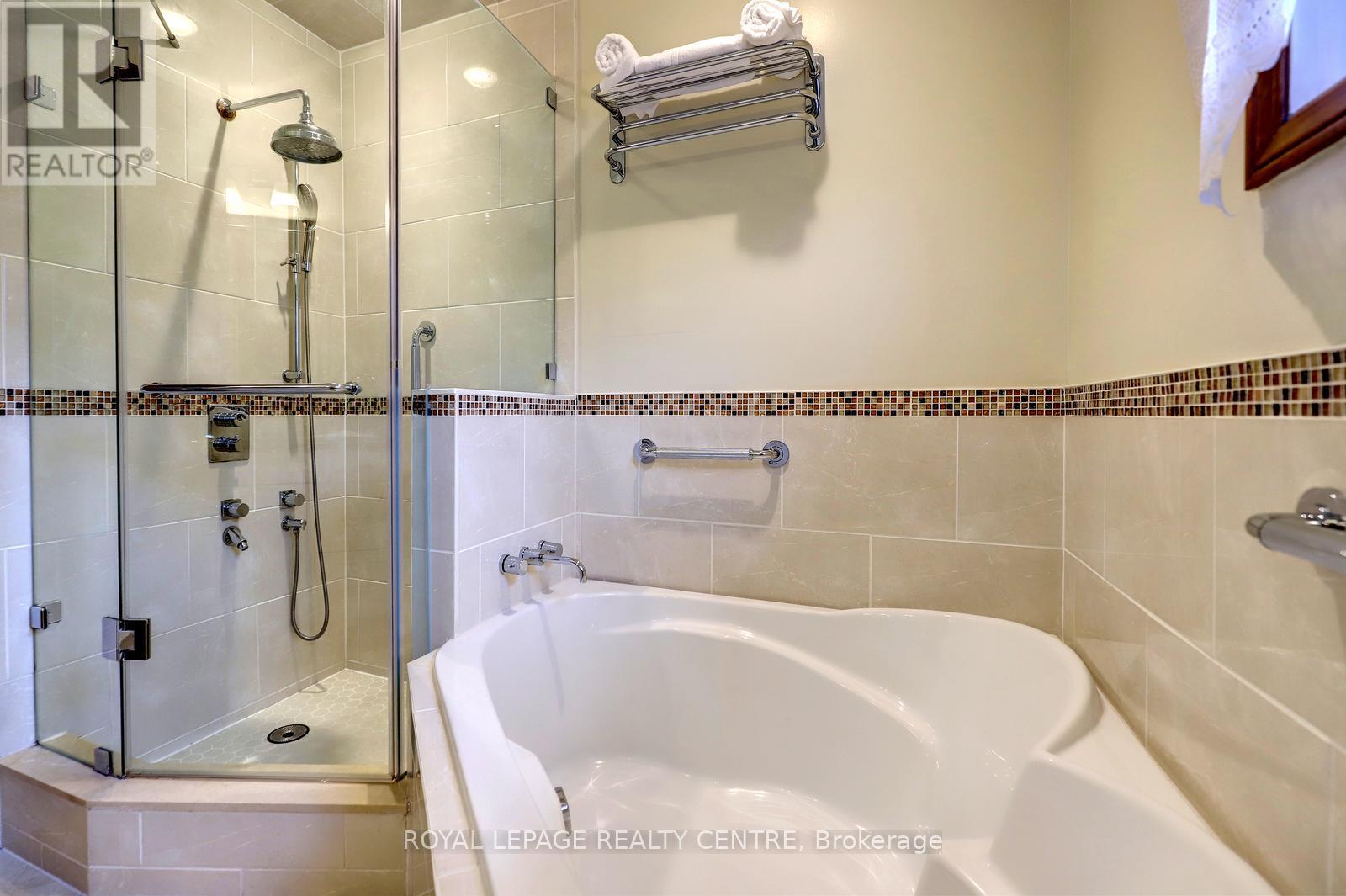 757 Damien Way, Mississauga, Ontario  L5C 3C3 - Photo 32 - W13095006