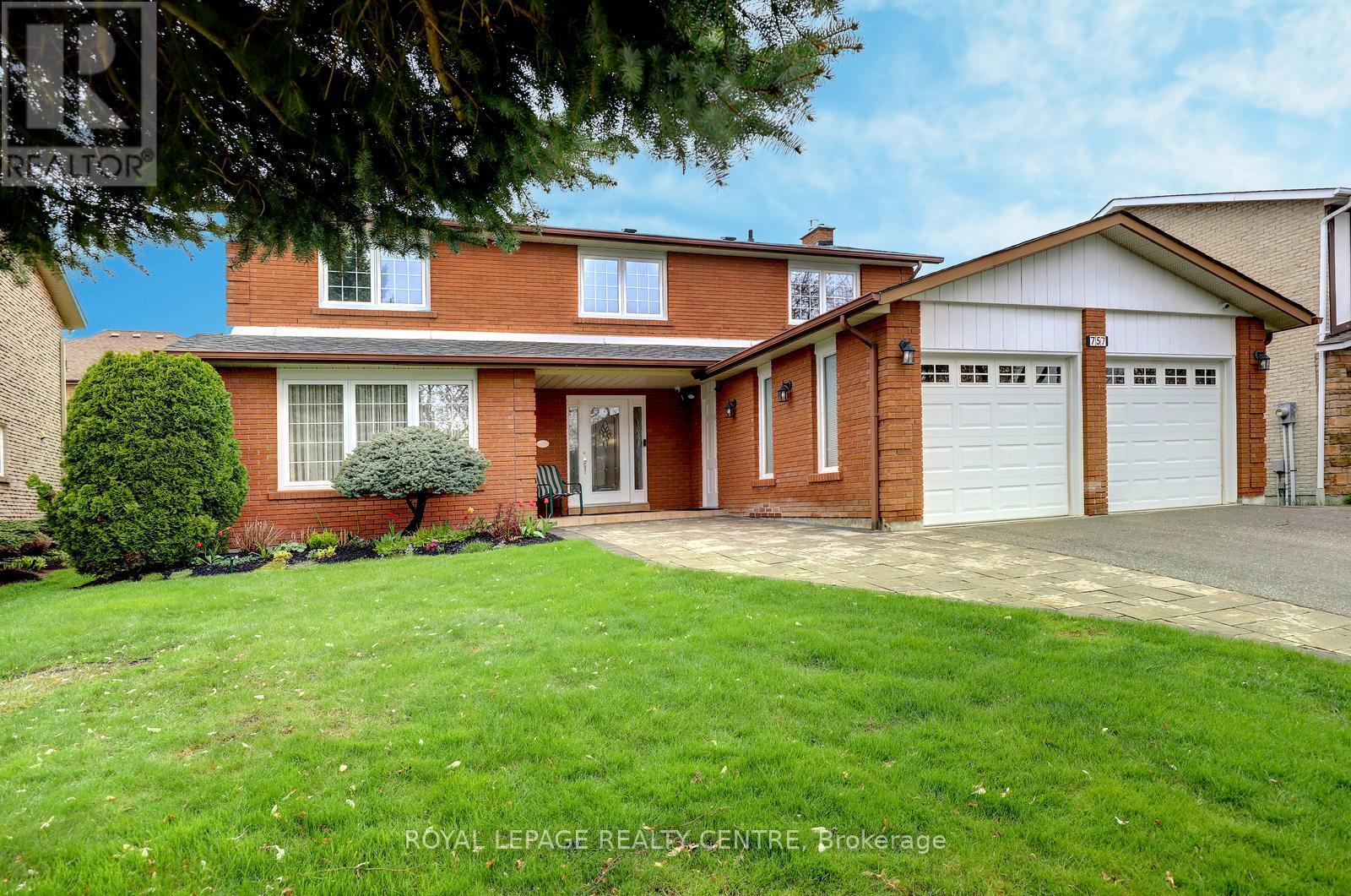 757 Damien Way, Mississauga, Ontario  L5C 3C3 - Photo 4 - W13095006