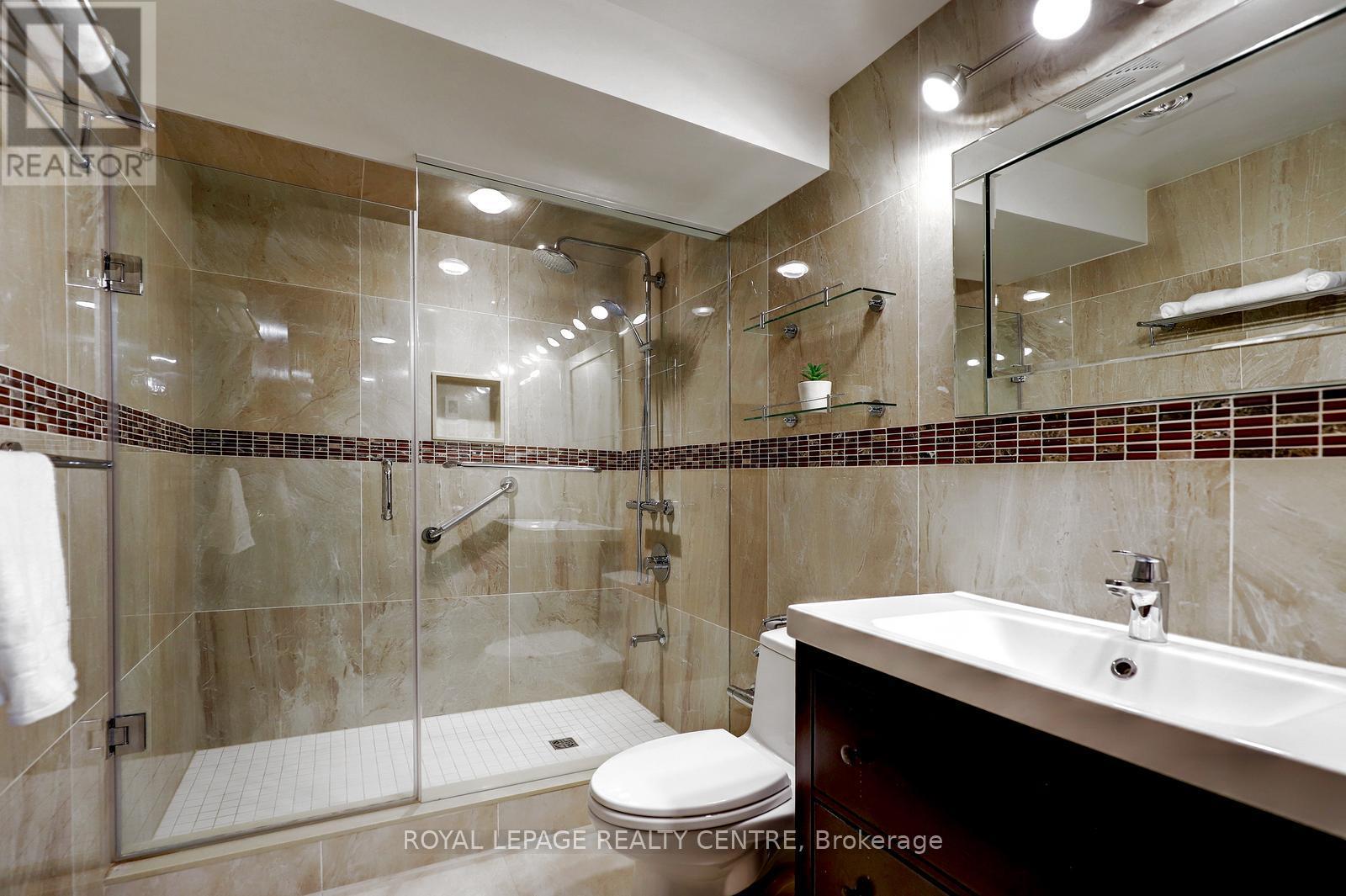 757 Damien Way, Mississauga, Ontario  L5C 3C3 - Photo 40 - W13095006