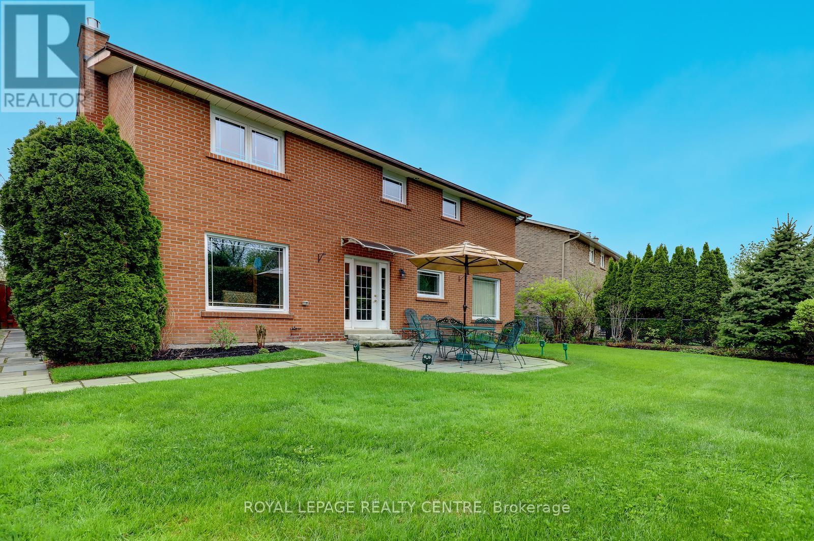 757 Damien Way, Mississauga, Ontario  L5C 3C3 - Photo 47 - W13095006