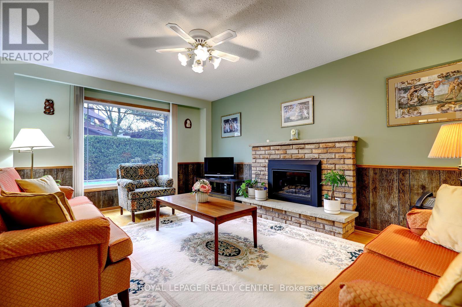 757 Damien Way, Mississauga, Ontario  L5C 3C3 - Photo 8 - W13095006
