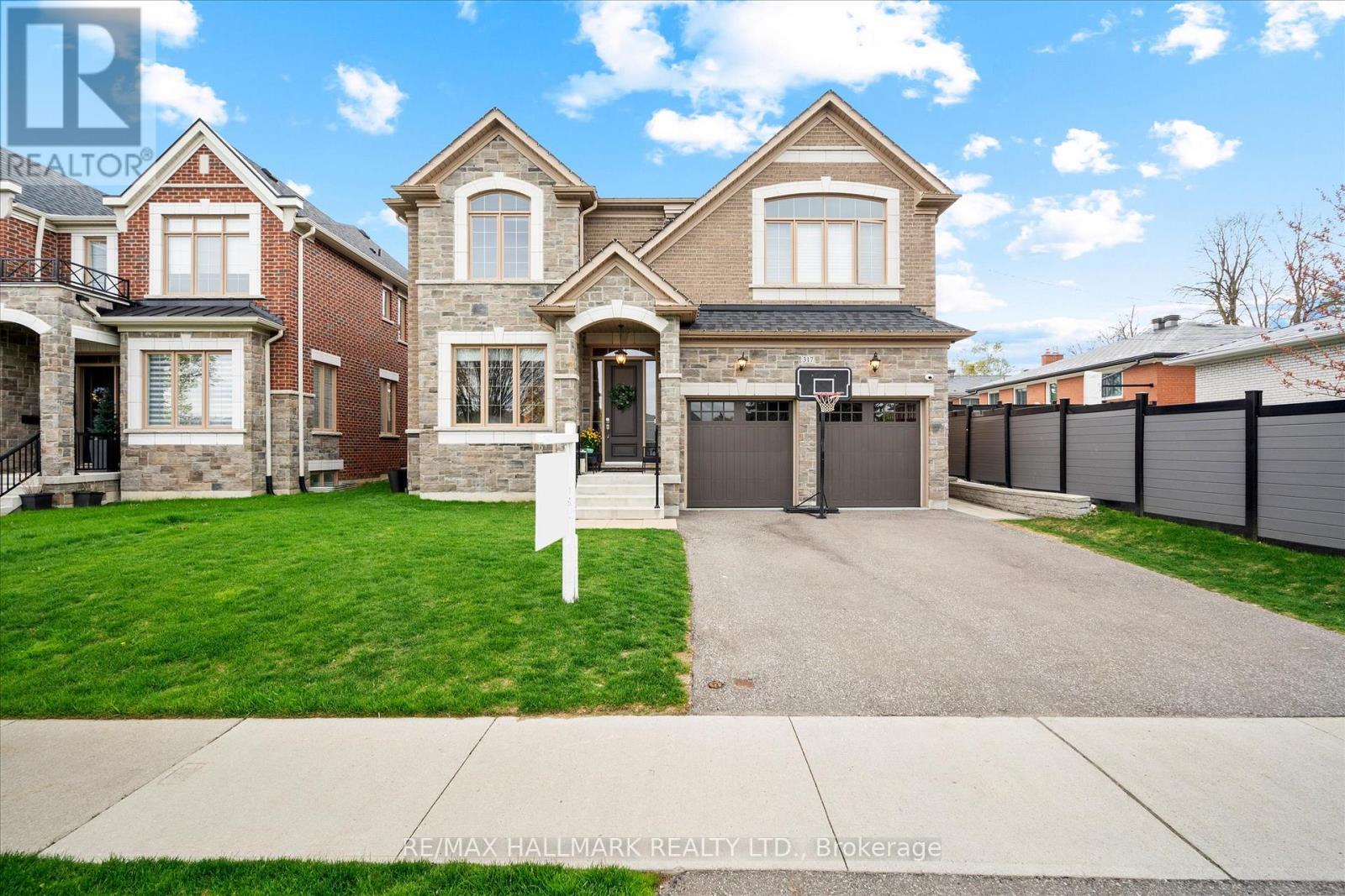 317 LA ROSE AVENUE, Toronto, Ontario