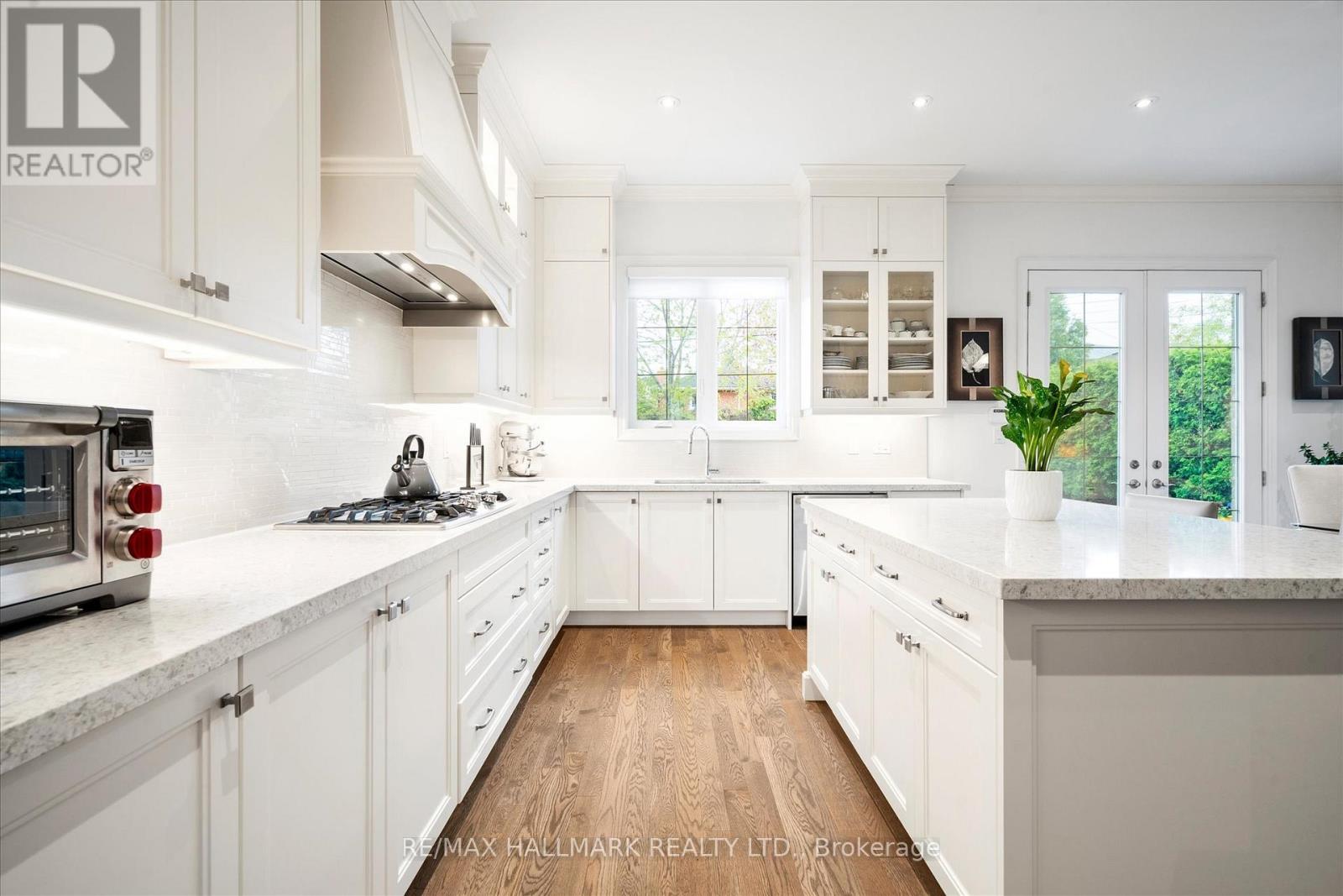 317 La Rose Avenue, Toronto, Ontario  M9P 1B8 - Photo 16 - W13095048