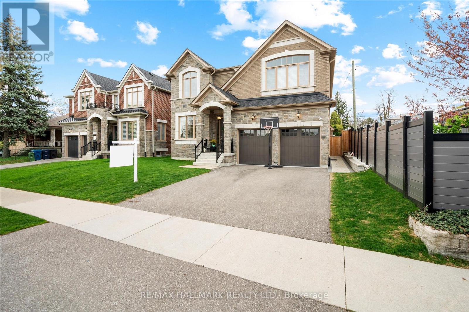 317 La Rose Avenue, Toronto, Ontario  M9P 1B8 - Photo 2 - W13095048