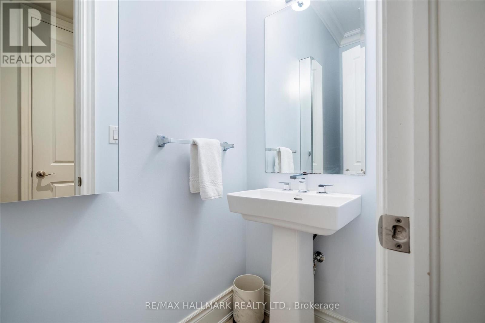 317 La Rose Avenue, Toronto, Ontario  M9P 1B8 - Photo 23 - W13095048