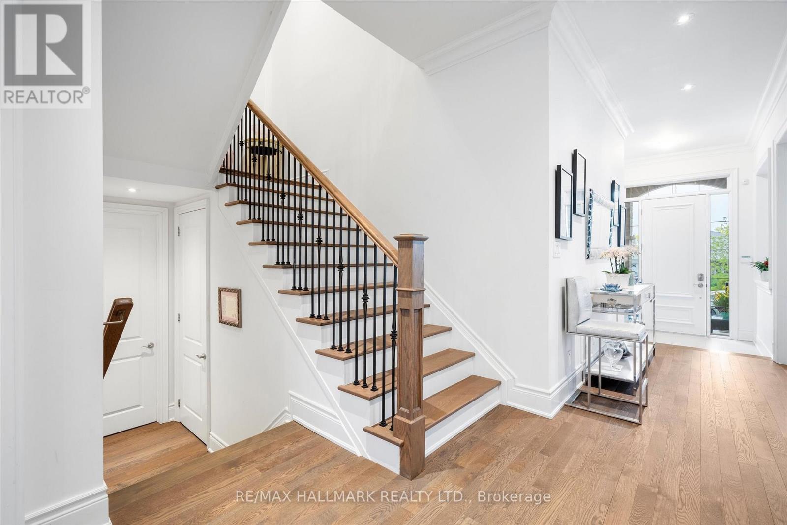 317 La Rose Avenue, Toronto, Ontario  M9P 1B8 - Photo 24 - W13095048