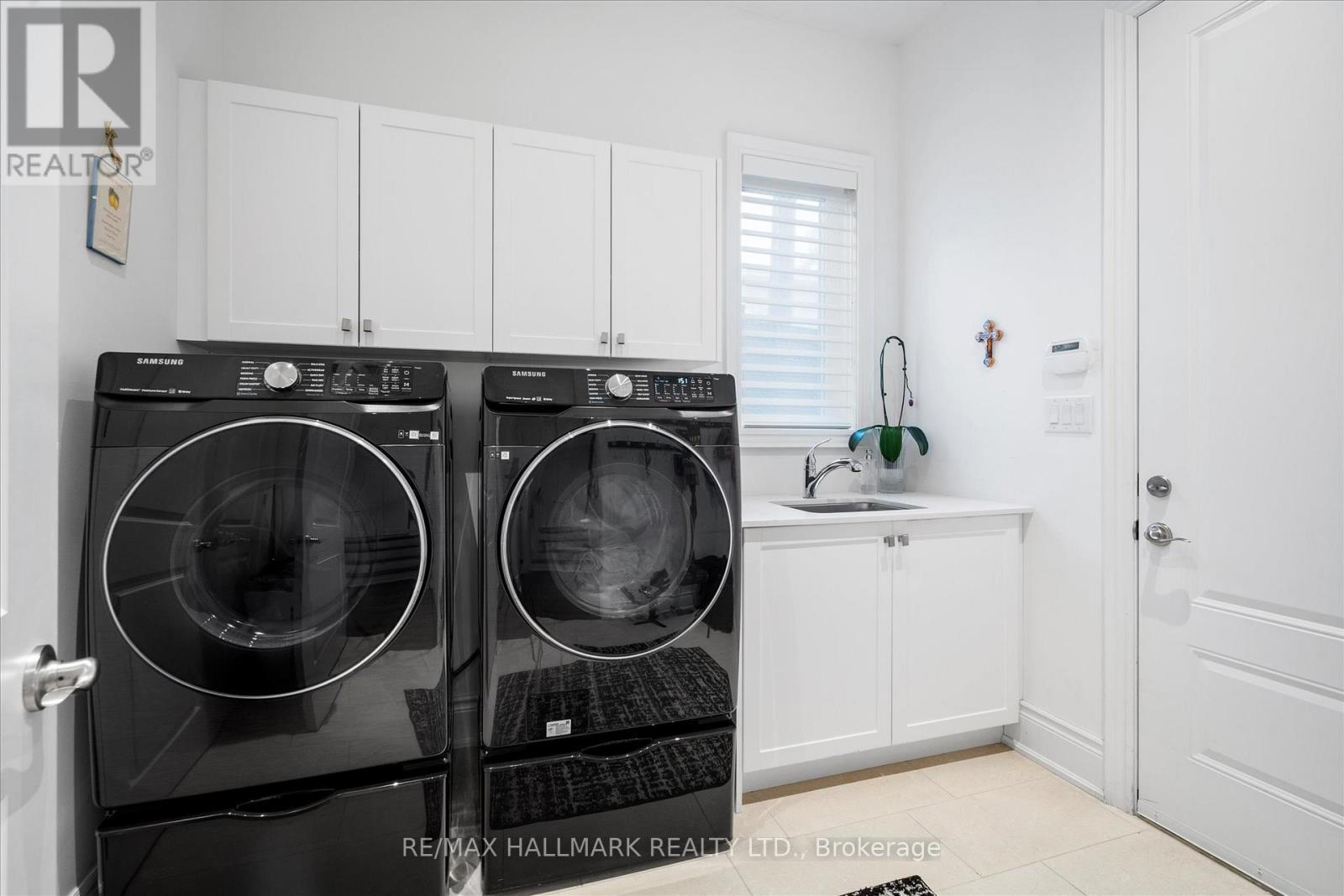 317 La Rose Avenue, Toronto, Ontario  M9P 1B8 - Photo 25 - W13095048