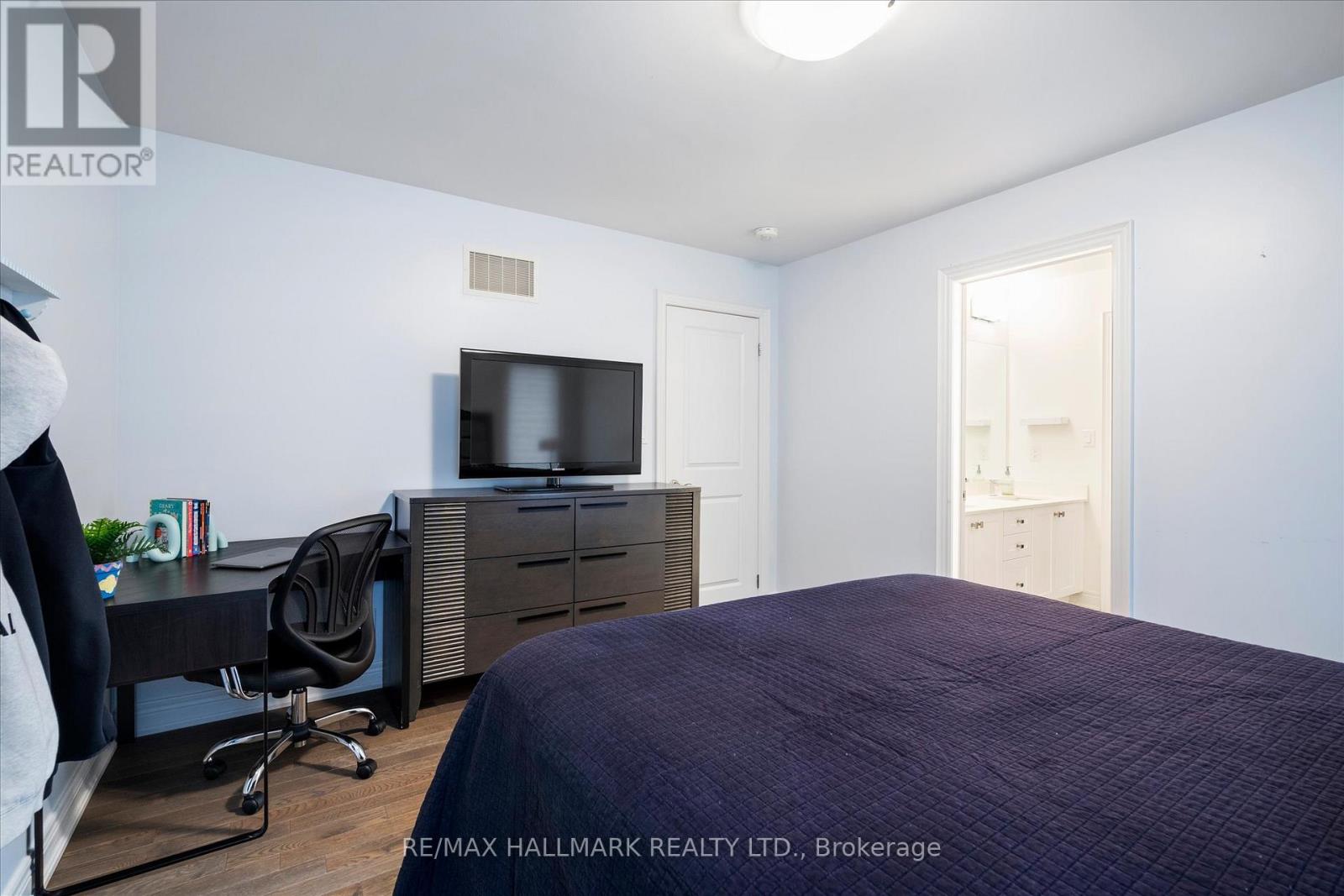 317 La Rose Avenue, Toronto, Ontario  M9P 1B8 - Photo 35 - W13095048