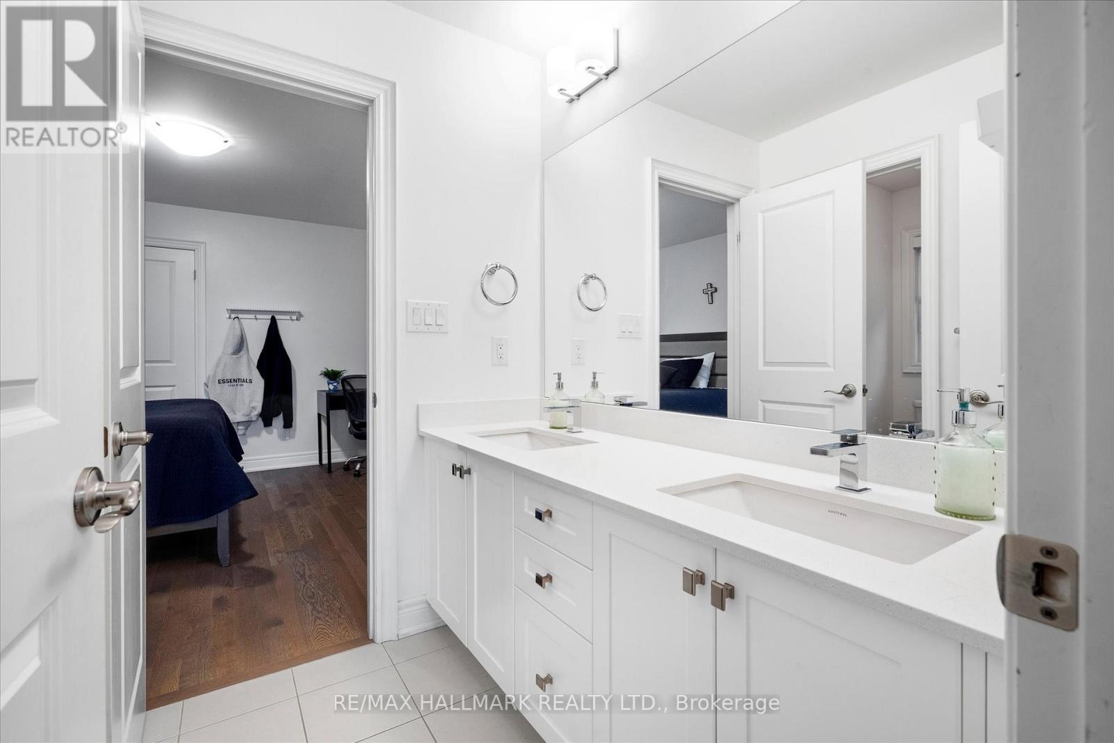 317 La Rose Avenue, Toronto, Ontario  M9P 1B8 - Photo 38 - W13095048