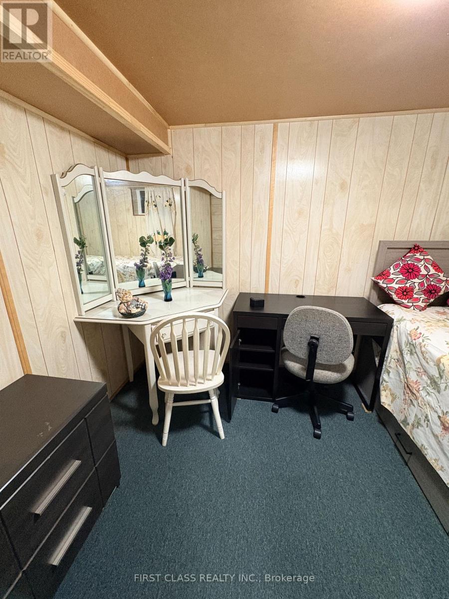 49 Yellowstone Street, Toronto, Ontario  M3N 1M3 - Photo 13 - W13095116