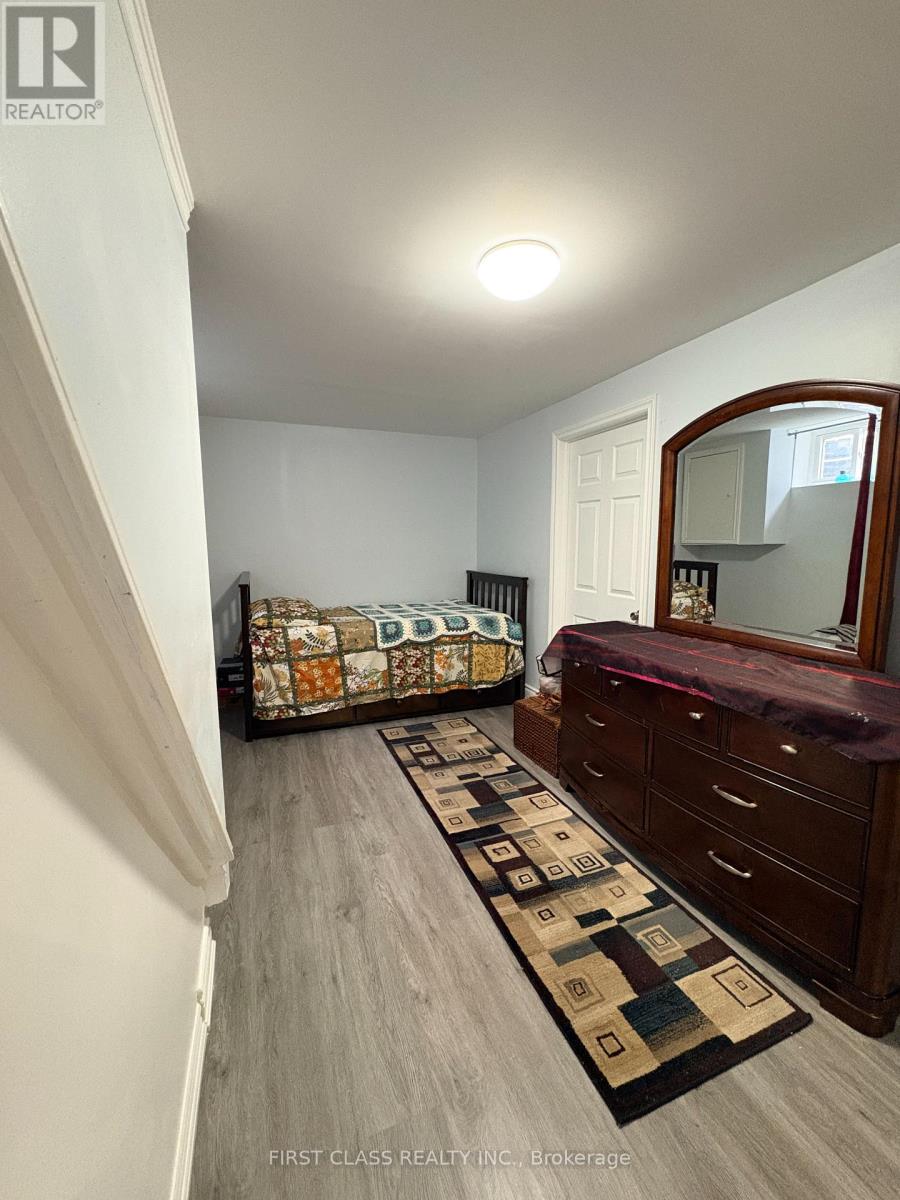 49 Yellowstone Street, Toronto, Ontario  M3N 1M3 - Photo 5 - W13095116