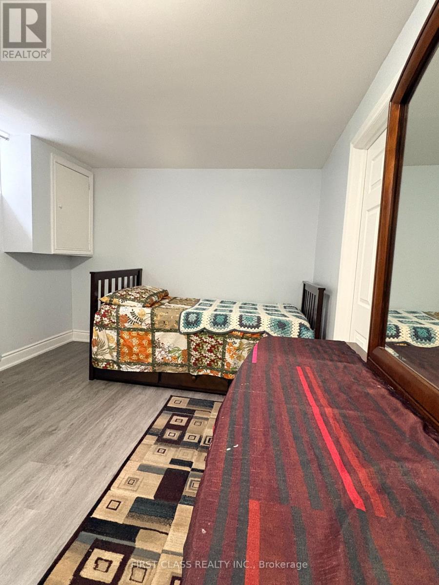 49 Yellowstone Street, Toronto, Ontario  M3N 1M3 - Photo 7 - W13095116