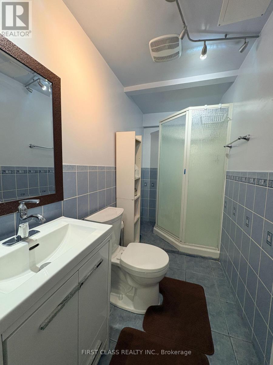 49 Yellowstone Street, Toronto, Ontario  M3N 1M3 - Photo 8 - W13095116
