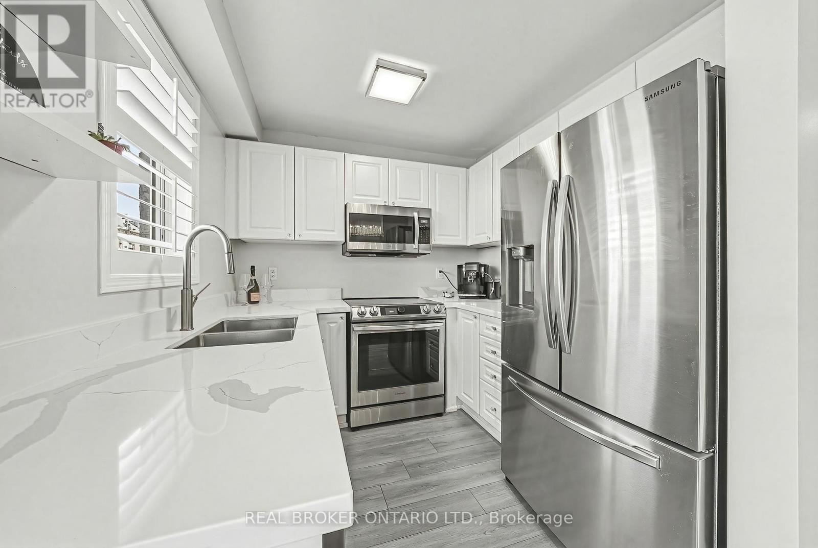 2259 Seton Crescent, Burlington, Ontario  L7L 6Y4 - Photo 10 - W13095224