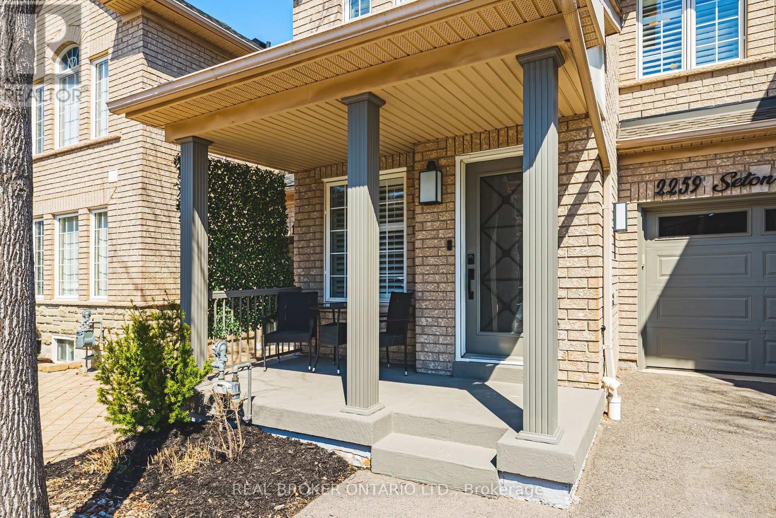 2259 Seton Crescent, Burlington, Ontario  L7L 6Y4 - Photo 2 - W13095224