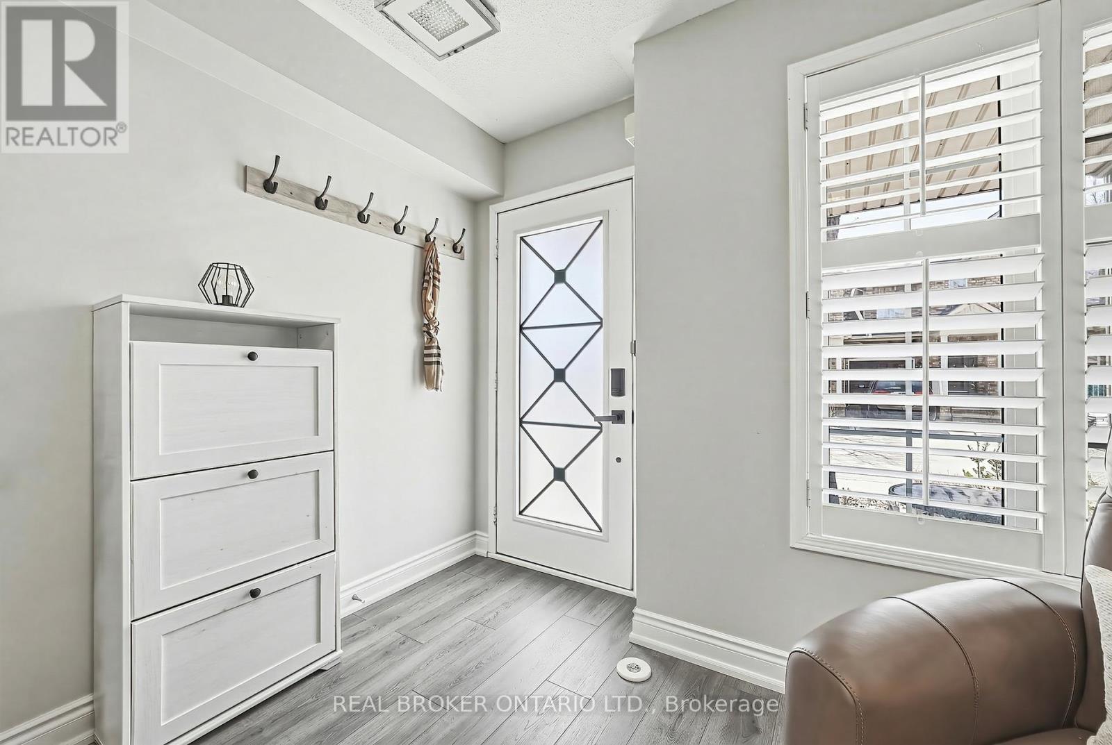 2259 Seton Crescent, Burlington, Ontario  L7L 6Y4 - Photo 3 - W13095224