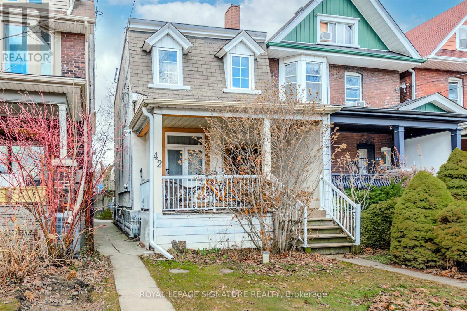 42 Sorauren Avenue, Toronto, Ontario  M6R 2C7 - Photo 2 - W13095272