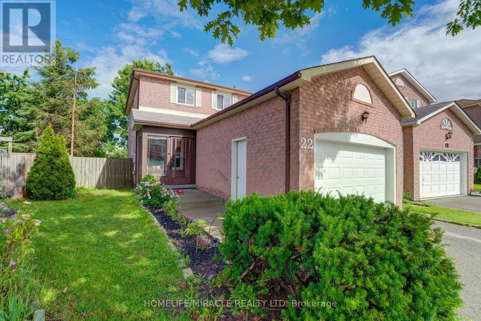 22 KESTEVEN CRESCENT, Brampton, Ontario