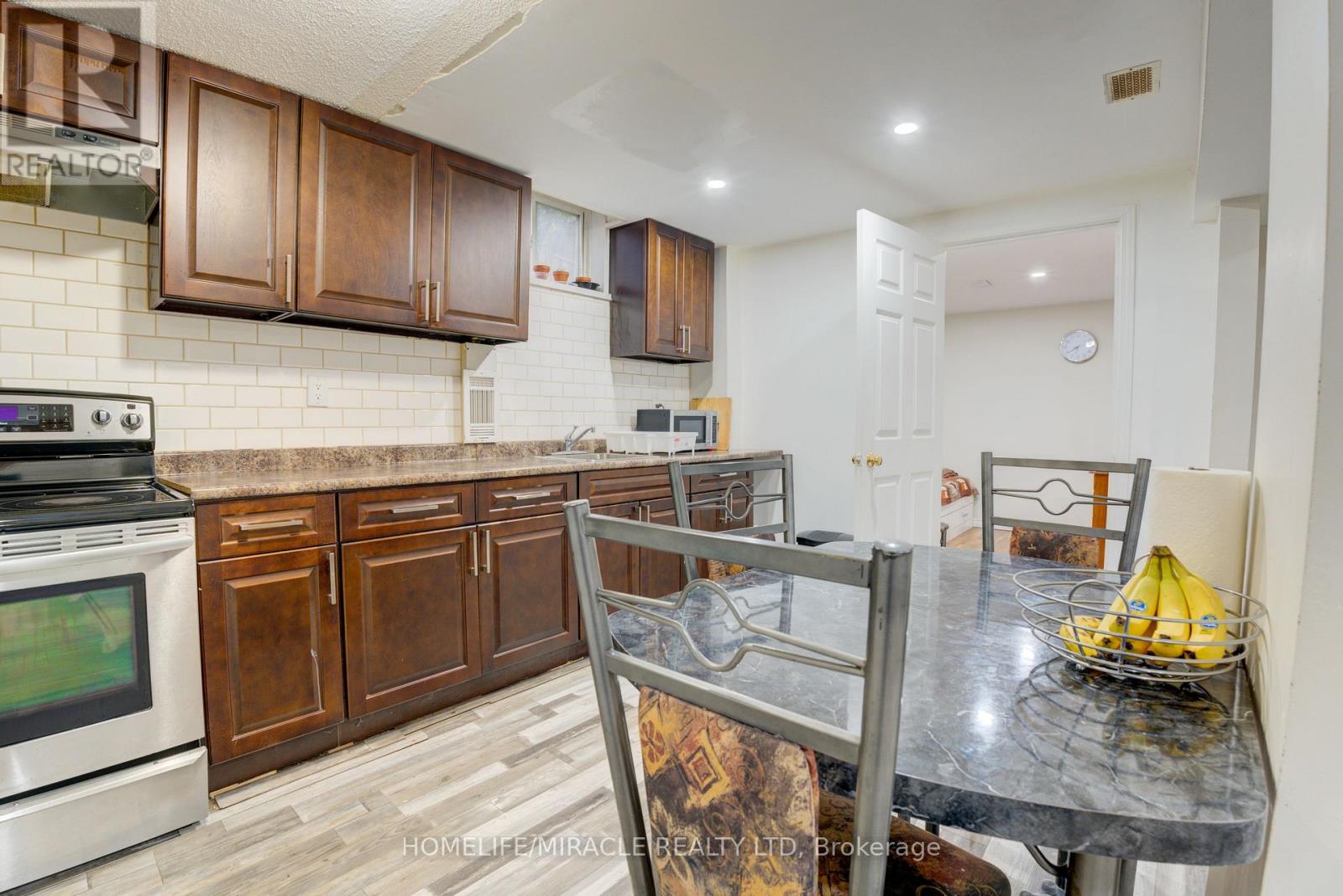 22 Kesteven Crescent, Brampton, Ontario  L6W 4E1 - Photo 27 - W13095276
