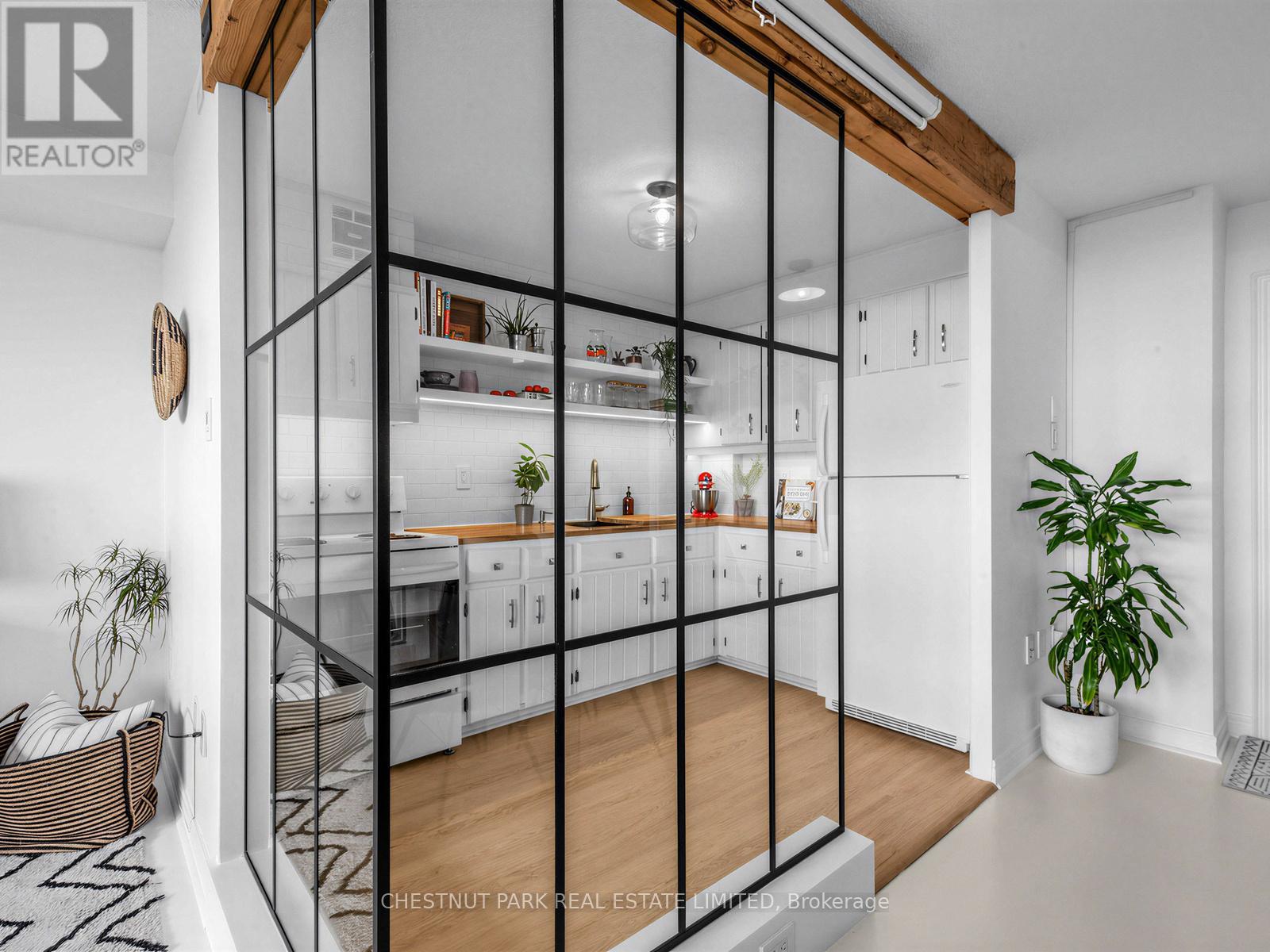 1210 - 541 Blackthorn Avenue, Toronto, Ontario  M6M 5A6 - Photo 10 - W13095304