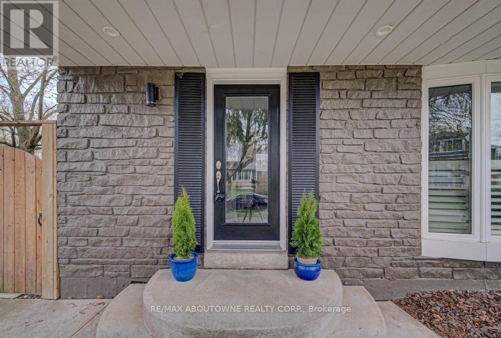 126 Otter Crescent, Oakville, Ontario  L6H 1E6 - Photo 23 - W13095318