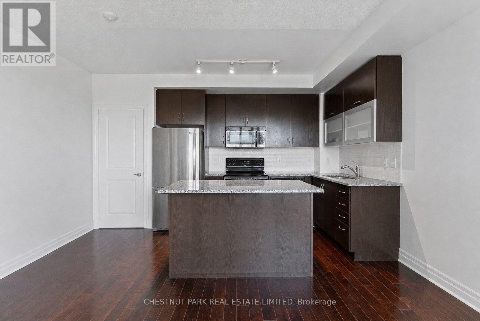 701 - 20 Gothic Avenue, Toronto, Ontario  M6P 1T5 - Photo 5 - W13095348