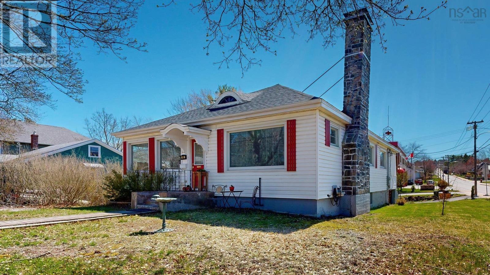 91 York St, Bridgewater, Nova Scotia  B4V 1R1 - Photo 45 - 202609836