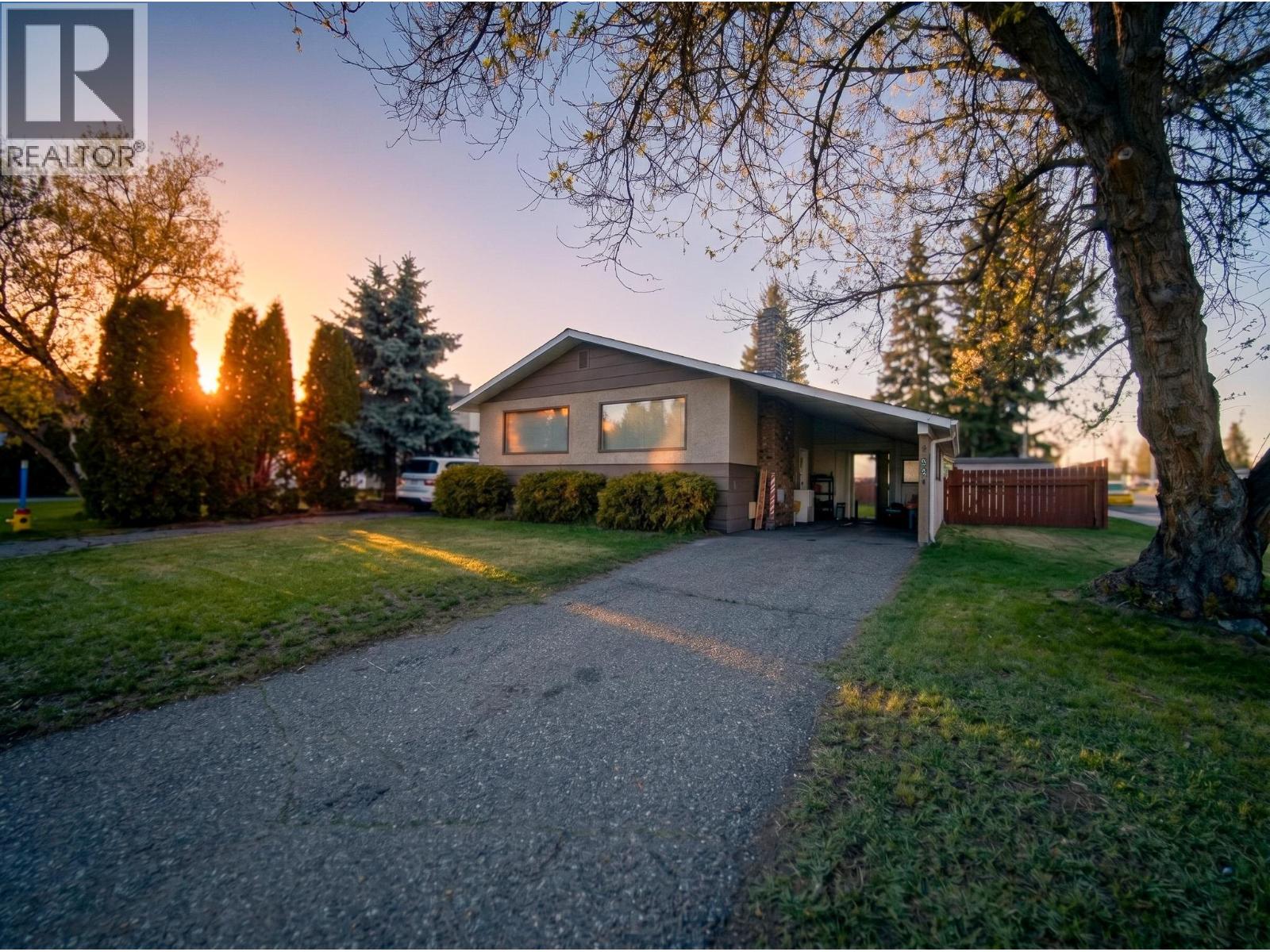 4304 Chingee Avenue, Prince George, British Columbia  V2M 4X9 - Photo 1 - R3120734